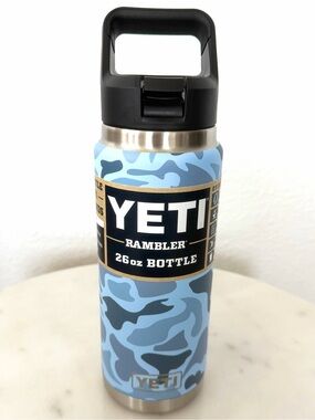 Yeti Rambler 26oz straw cap Blue Camo